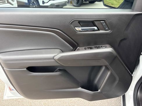 Used 2023 Chevrolet Colorado LT w/ LT Convenience Package II AWD/4WD image 12