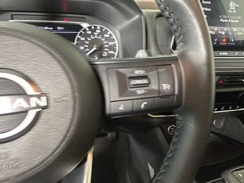 Used 2023 Nissan Rogue S AWD/4WD image 16