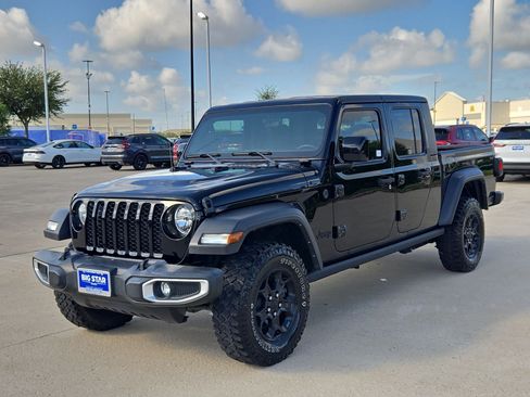 Used 2023 Jeep Gladiator Sport w/ Off Road Group AWD/4WD image 9