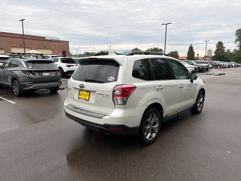 Used 2017 Subaru Forester 2.5i Touring AWD/4WD image 2
