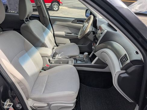 Used 2013 Subaru Forester 2.5X Premium w/ All-Weather Pkg AWD/4WD image 17