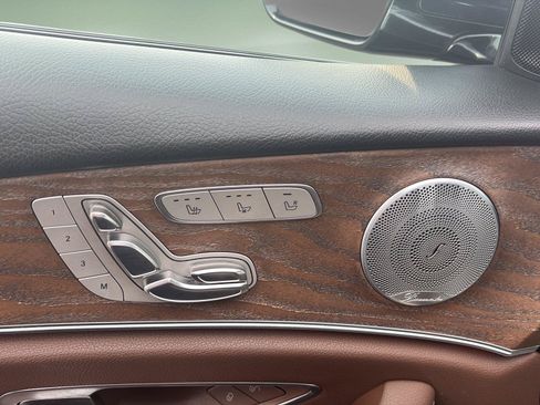 Used 2017 Mercedes-Benz E 400 4MATIC Wagon image 26