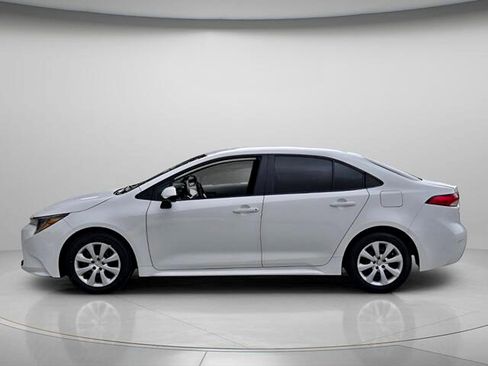 Used 2024 Toyota Corolla LE FWD image 3