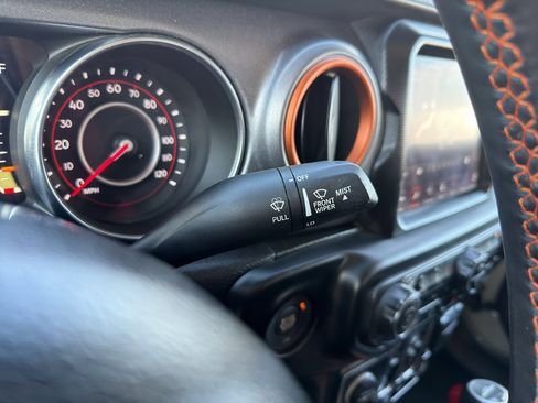 Used 2022 Jeep Gladiator Mojave w/ LED Lighting Group AWD/4WD image 10