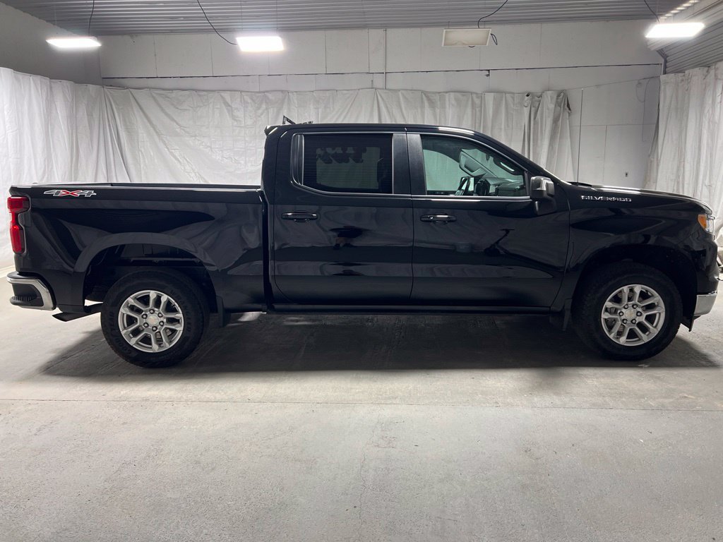 Used 2024 Chevrolet Silverado 1500 LT AWD/4WD image 8