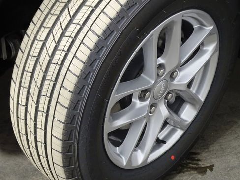 New 2025 Jeep Grand Cherokee Laredo X image 43