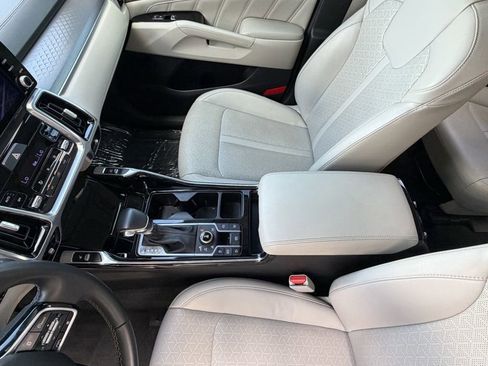 Certified 2022 Kia Sorento SX AWD/4WD image 17