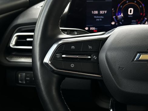 Used 2025 Chevrolet Traverse LT FWD image 14