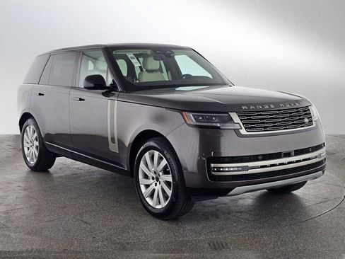 New 2026 Land Rover Range Rover Long Wheelbase SE AWD/4WD image 7