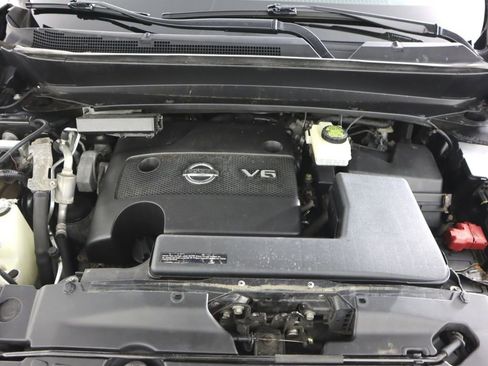 Used 2015 Nissan Pathfinder Platinum w/ Cargo Package image 26