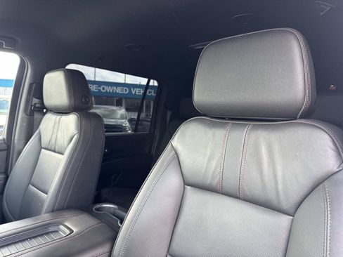 Used 2022 Chevrolet Suburban RST w/ Luxury Package image 23