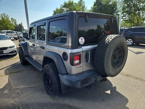 Used 2019 Jeep Wrangler Unlimited Sport S AWD/4WD image 2