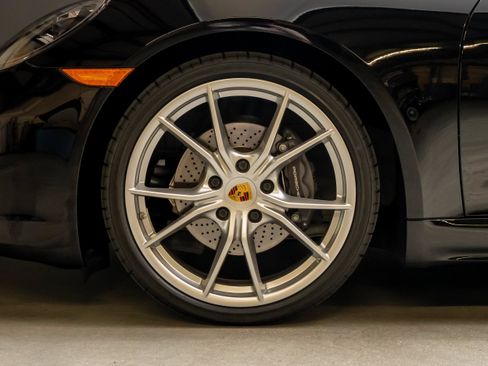 Certified 2018 Porsche 718 Cayman RWD image 16