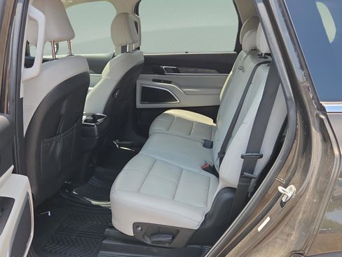 Used 2020 Kia Telluride EX FWD image 13