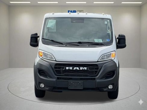 Used 2025 RAM ProMaster 2500 w/ Convenience Group FWD image 4