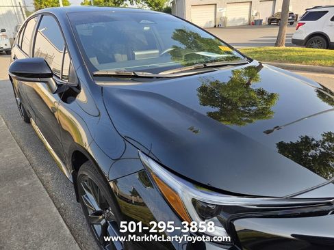 Used 2026 Toyota Corolla SE FWD image 3