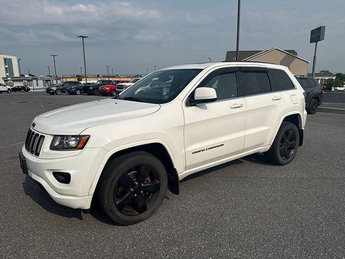 Used 2015 Jeep Grand Cherokee Altitude AWD/4WD image 2