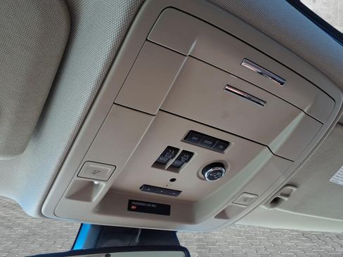 Used 2019 Chevrolet Suburban Premier AWD/4WD image 25