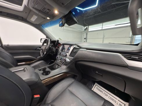 Used 2019 Chevrolet Suburban LT image 25