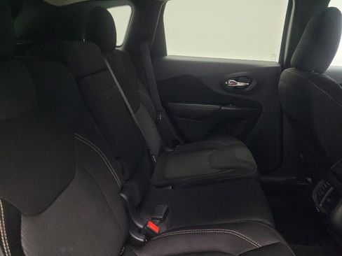 Used 2015 Jeep Cherokee Latitude image 19