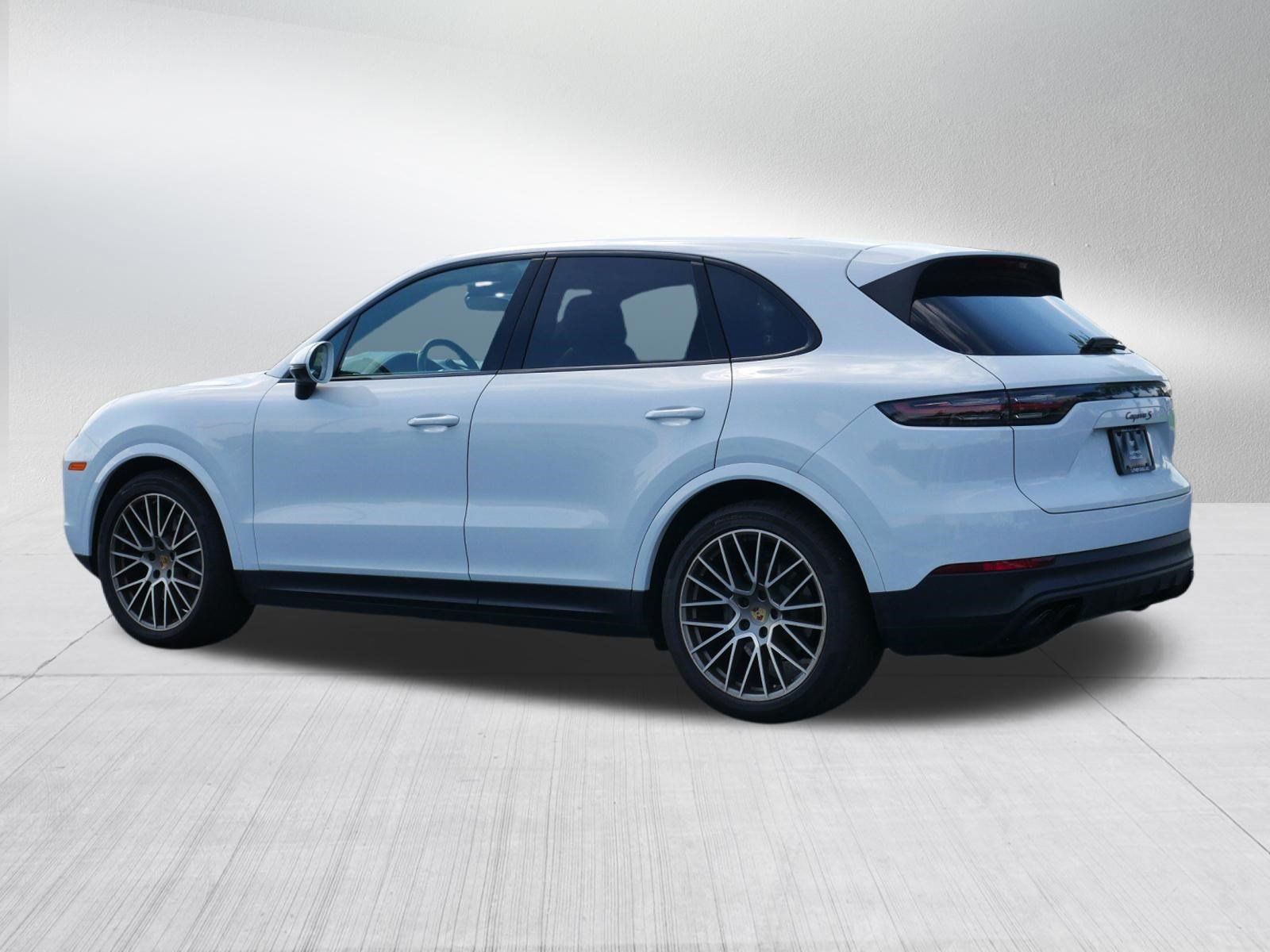 Used 2023 Porsche Cayenne S Platinum AWD/4WD image 5