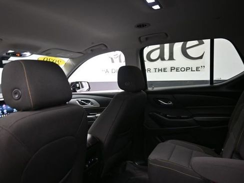 Used 2020 Chevrolet Traverse LT FWD image 25