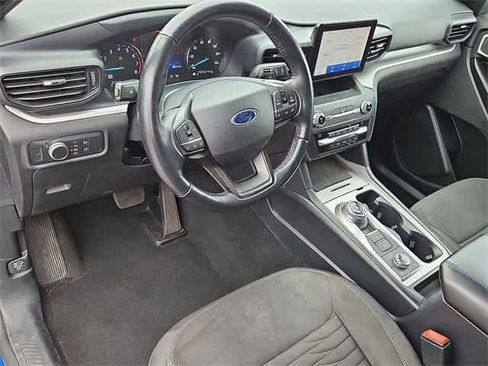 Used 2020 Ford Explorer XLT image 16