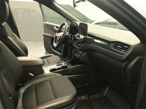 Certified 2025 Ford Escape ST-Line Elite image 17