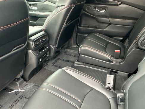 Certified 2025 Honda Pilot TrailSport image 12