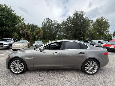 Used 2018 Jaguar XF Prestige RWD image 5