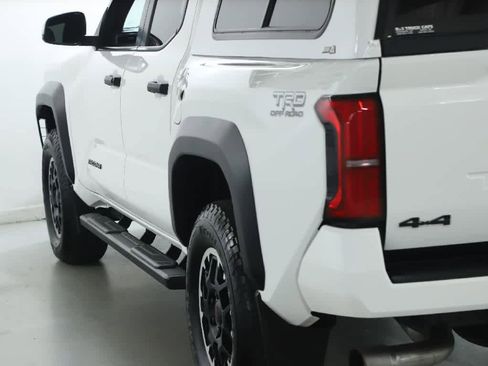 Used 2024 Toyota Tacoma TRD Off-Road image 40