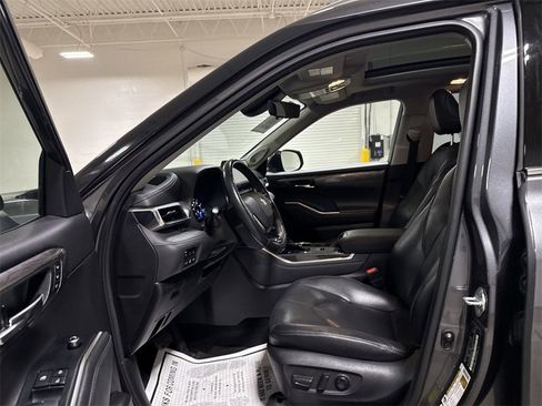 Used 2021 Toyota Highlander Platinum image 20