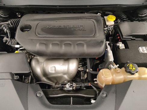 Used 2019 Jeep Cherokee Latitude w/ Popular Appearance Group image 30