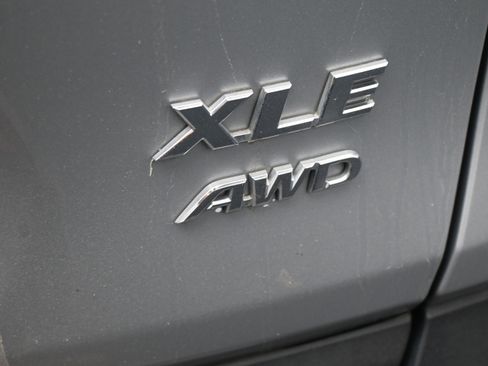 Used 2024 Toyota RAV4 XLE AWD/4WD image 37