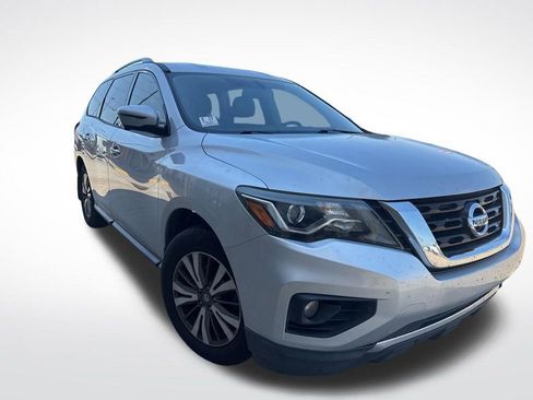 Used 2017 Nissan Pathfinder SL FWD image 3