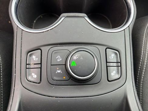 Used 2023 GMC Terrain SLE w/ Driver Convenience Package image 24