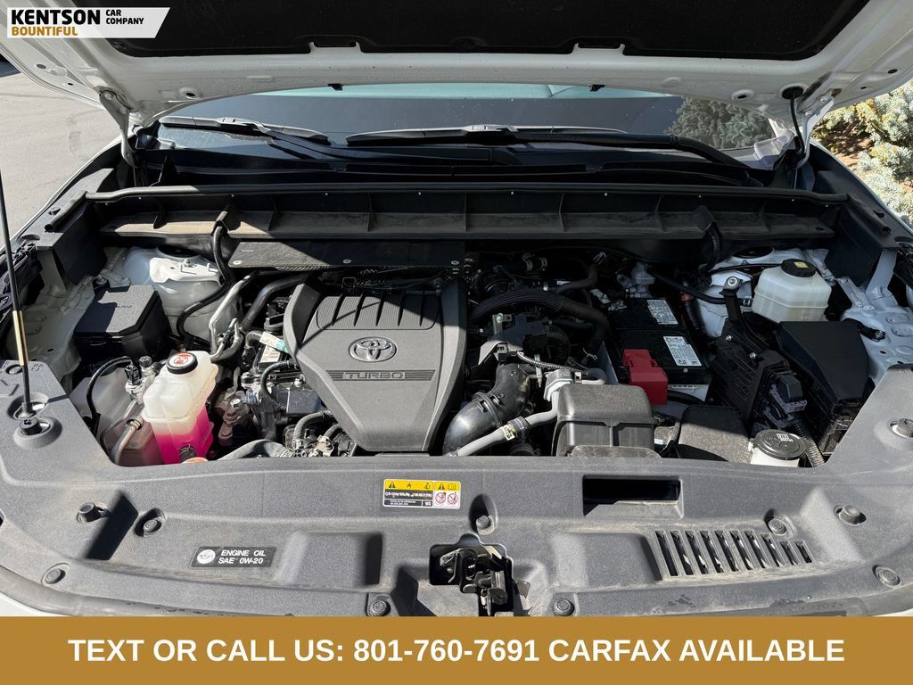Used 2025 Toyota Highlander LE AWD/4WD image 35