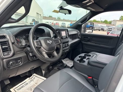 Used 2024 RAM 5500 Tradesman w/ Chrome Appearance Group AWD/4WD image 19