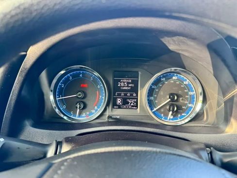 Used 2019 Toyota Corolla LE FWD image 13