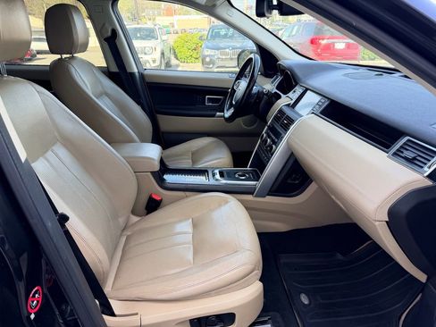 Used 2016 Land Rover Discovery Sport HSE image 16