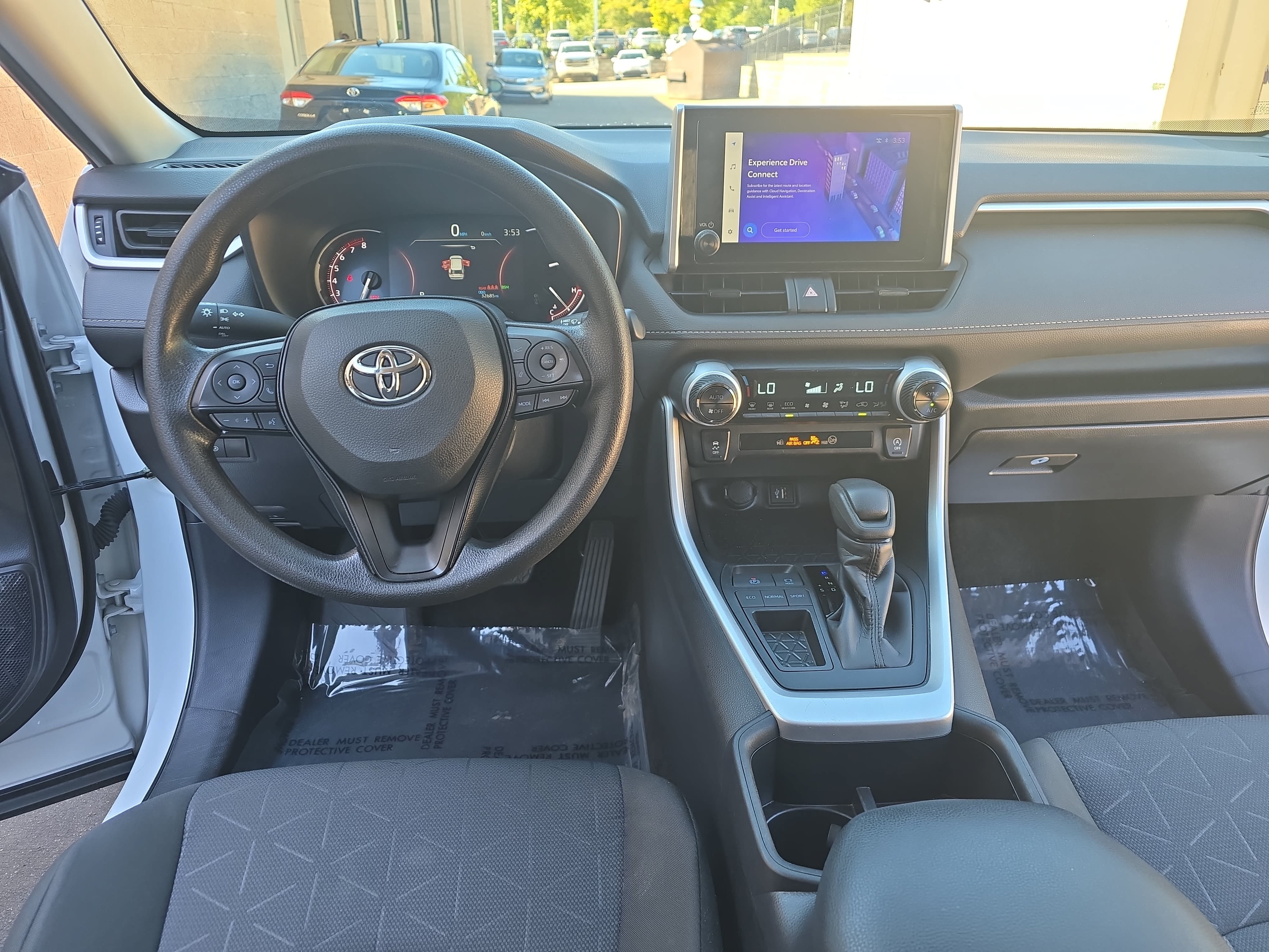 Used 2025 Toyota RAV4 XLE FWD image 17