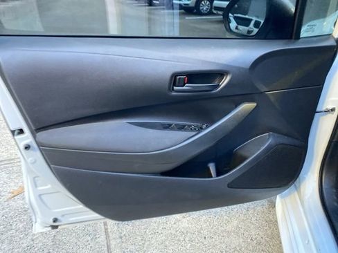 Used 2022 Toyota Corolla LE image 18