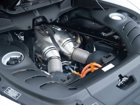 Used 2023 Ferrari 296 GTB Base image 22