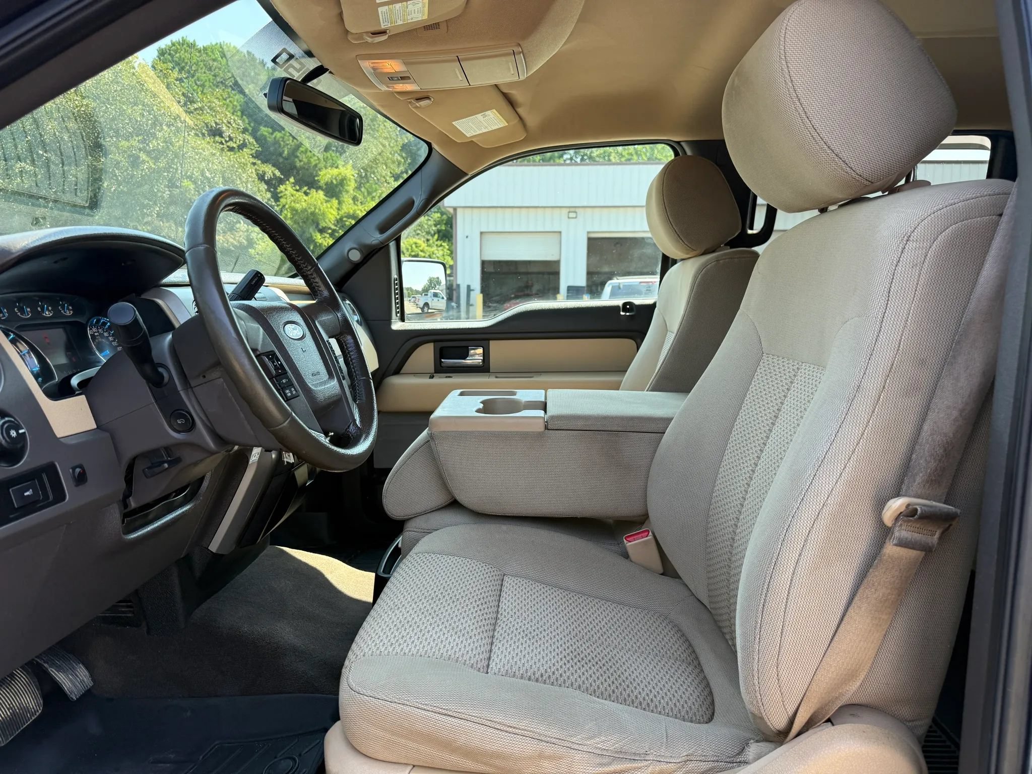 Used 2013 Ford F150 XLT w/ Luxury Equipment Group AWD/4WD image 2