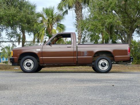 Used 1988 Chevrolet S10 Pickup 2WD Regular Cab image 13
