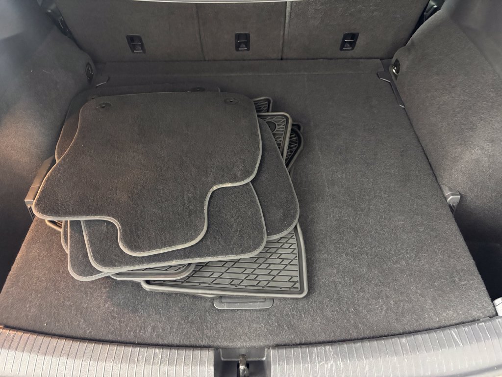 Used 2019 Volkswagen Tiguan SEL AWD/4WD image 26