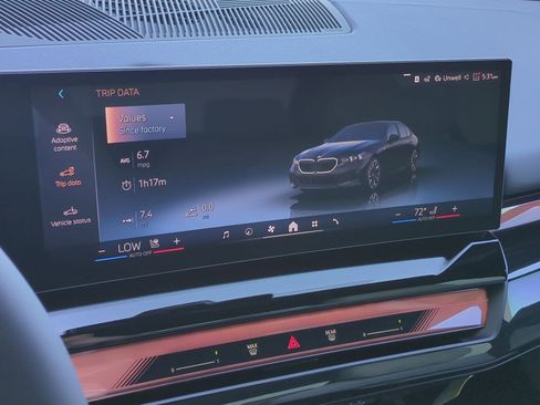 Used 2027 BMW 530i w/ M Sport Package RWD image 22
