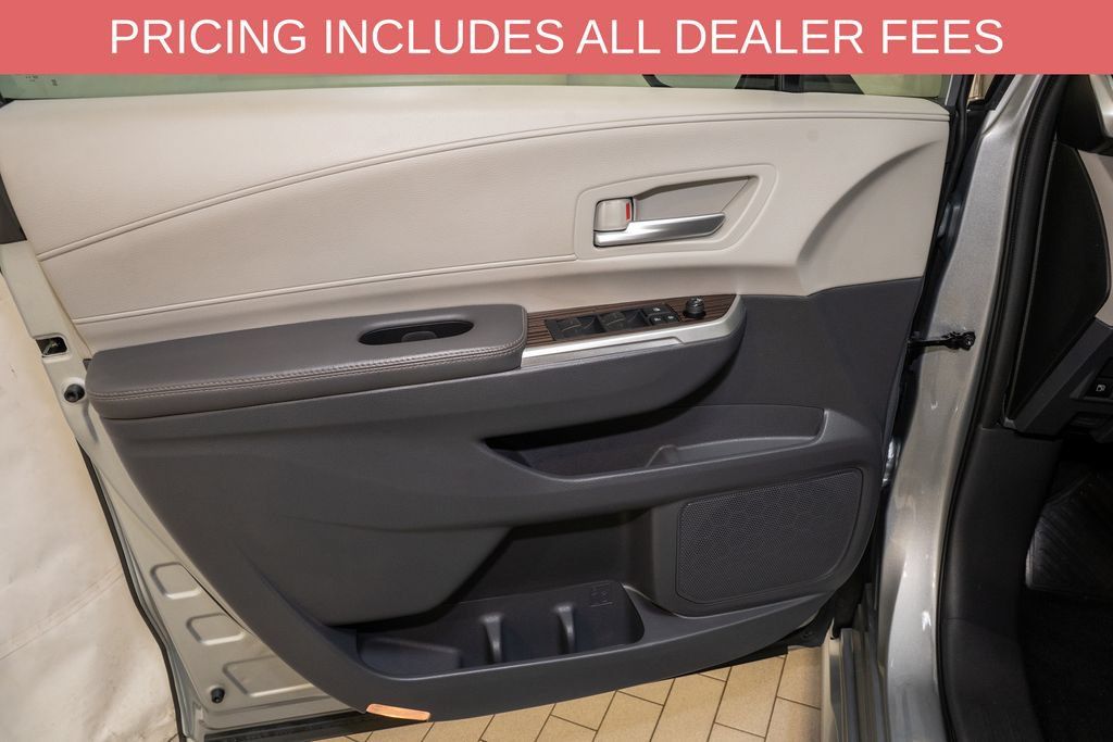 Certified 2023 Toyota Sienna XLE FWD image 13