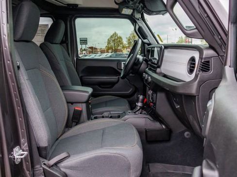 Used 2025 Jeep Wrangler Unlimited Sport AWD/4WD image 7