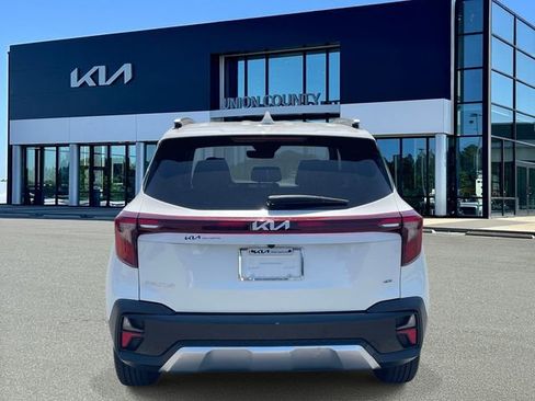 Used 2024 Kia Seltos EX AWD/4WD image 5